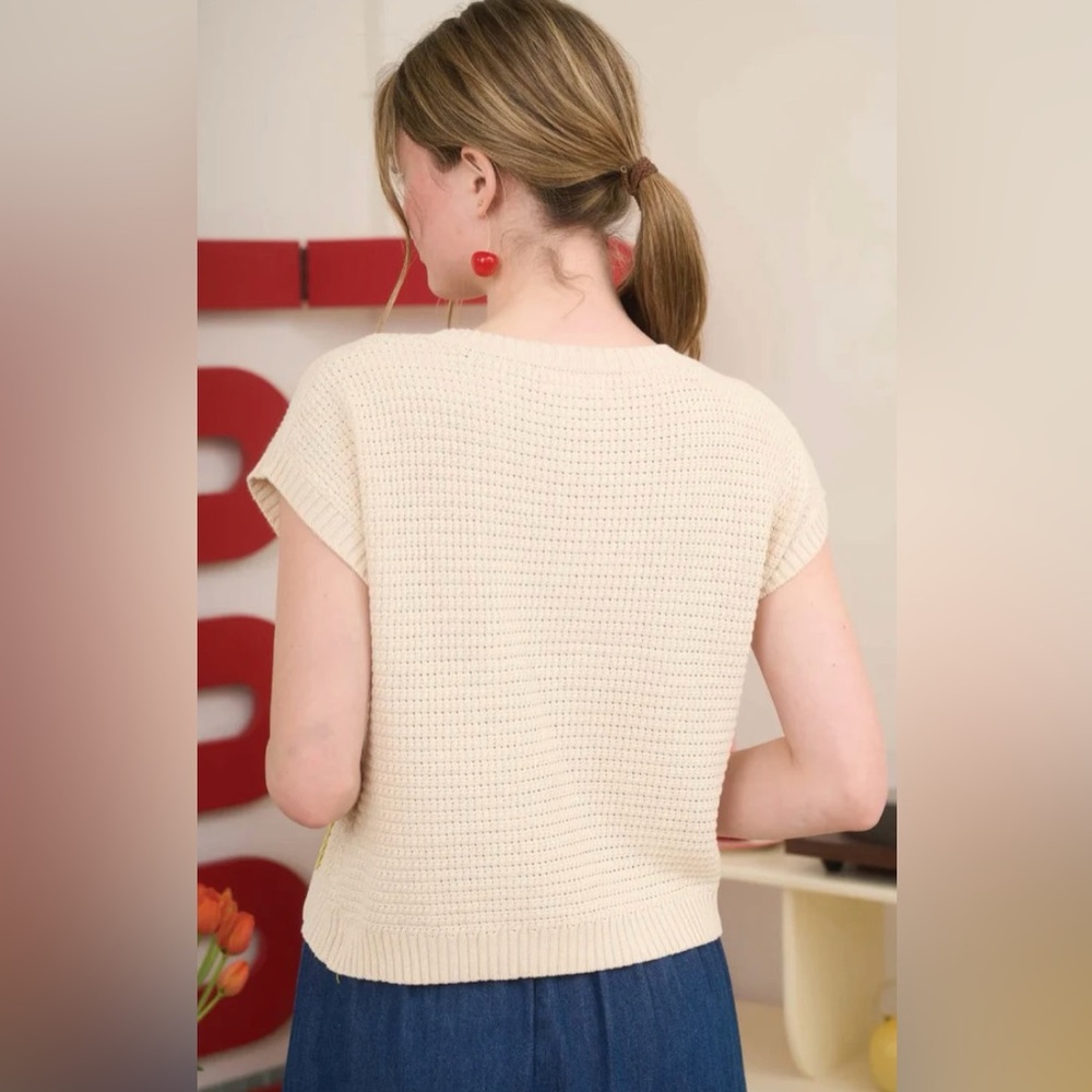 Blu Pepper 3d Floral Short Sleeve Sweater Top - Picture 2 of 4